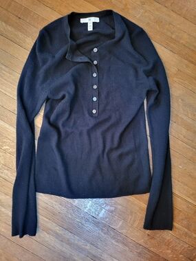 Banana Republic 100 % Cashmere Ribbed Henley Long Sleeve Top